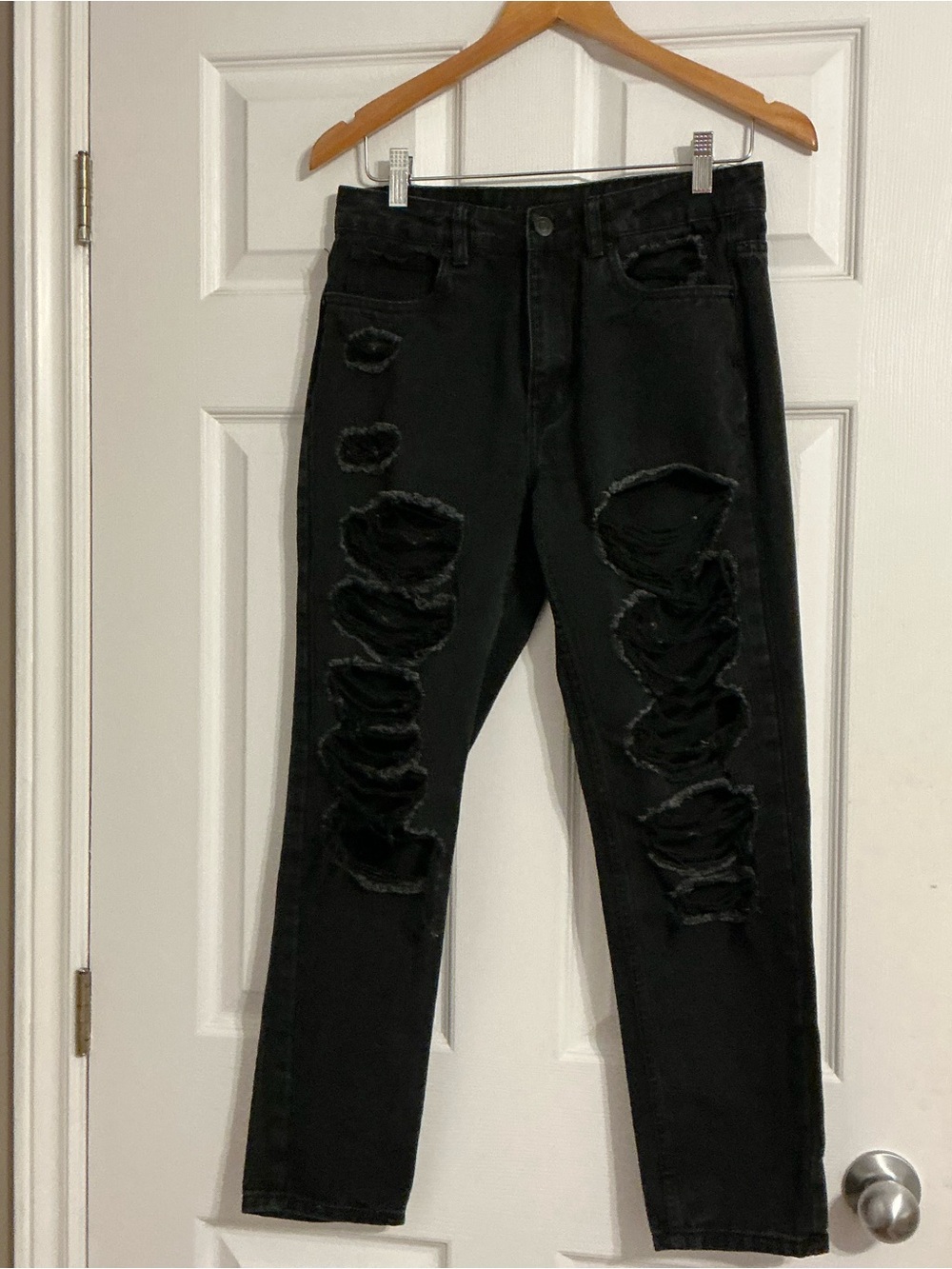Aeropostale Black Modern Distressed Jeans Size 6